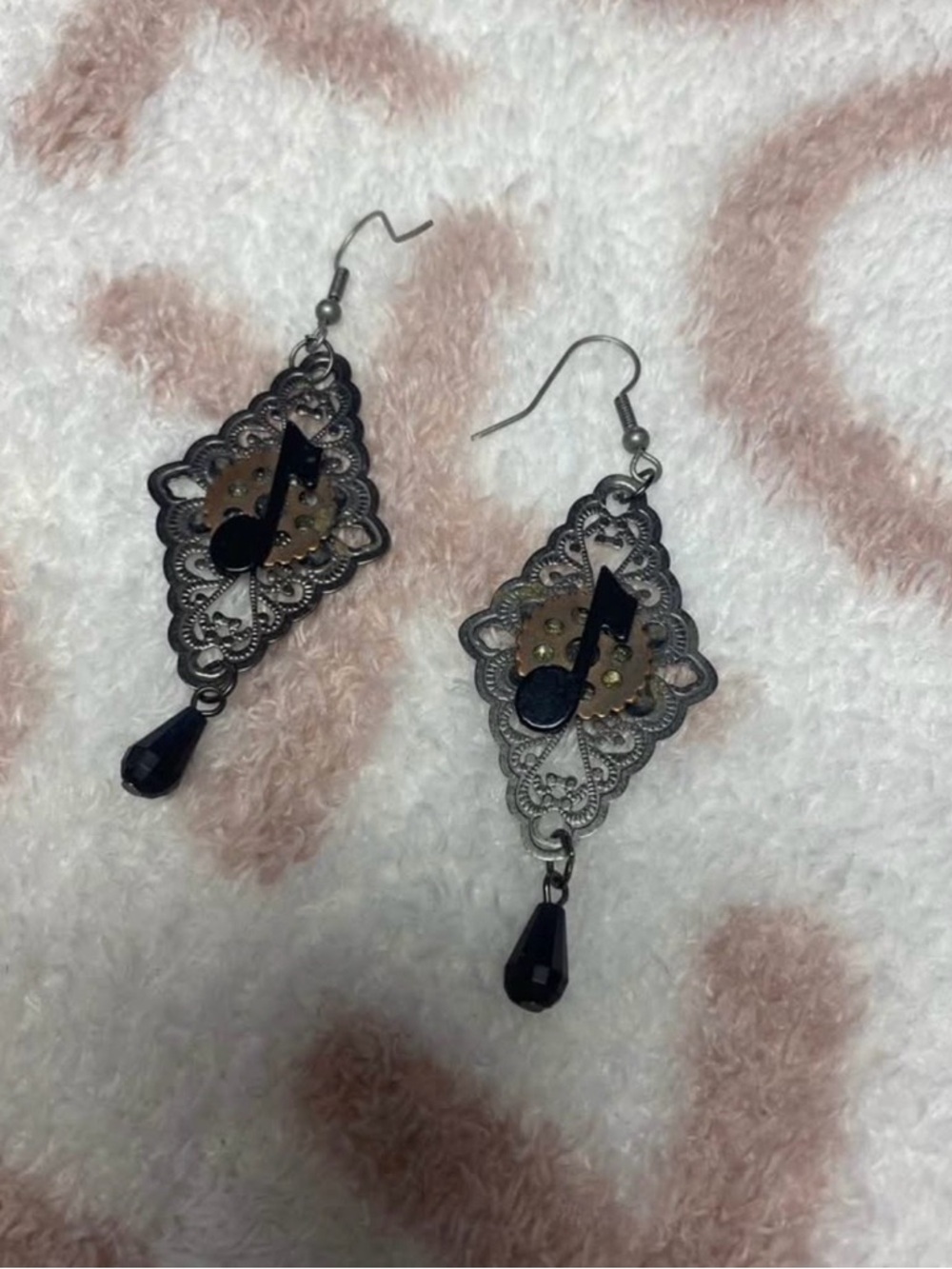 Steampunk Style Black Music Note Drop Earrings - Unbranded